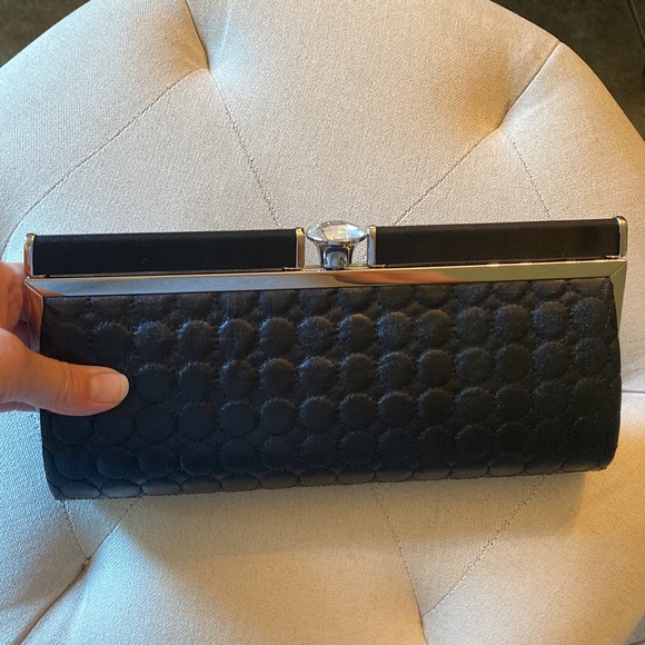 Black clutch or has strap. Excellent condition! - Picture 3 of 10